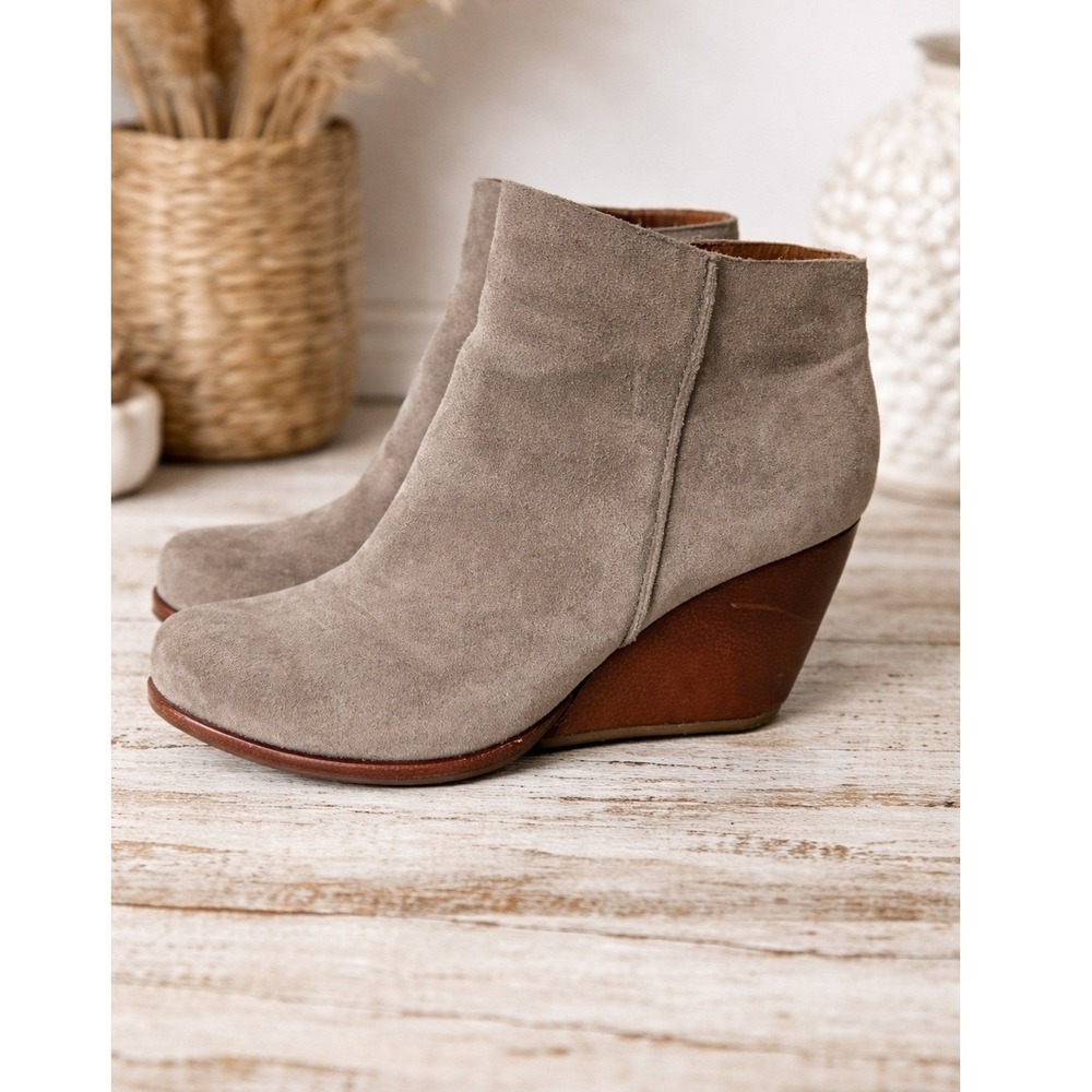 Kork-Ease Gray Suede Wedge Ankle Boots Women's‎ Size 8.5